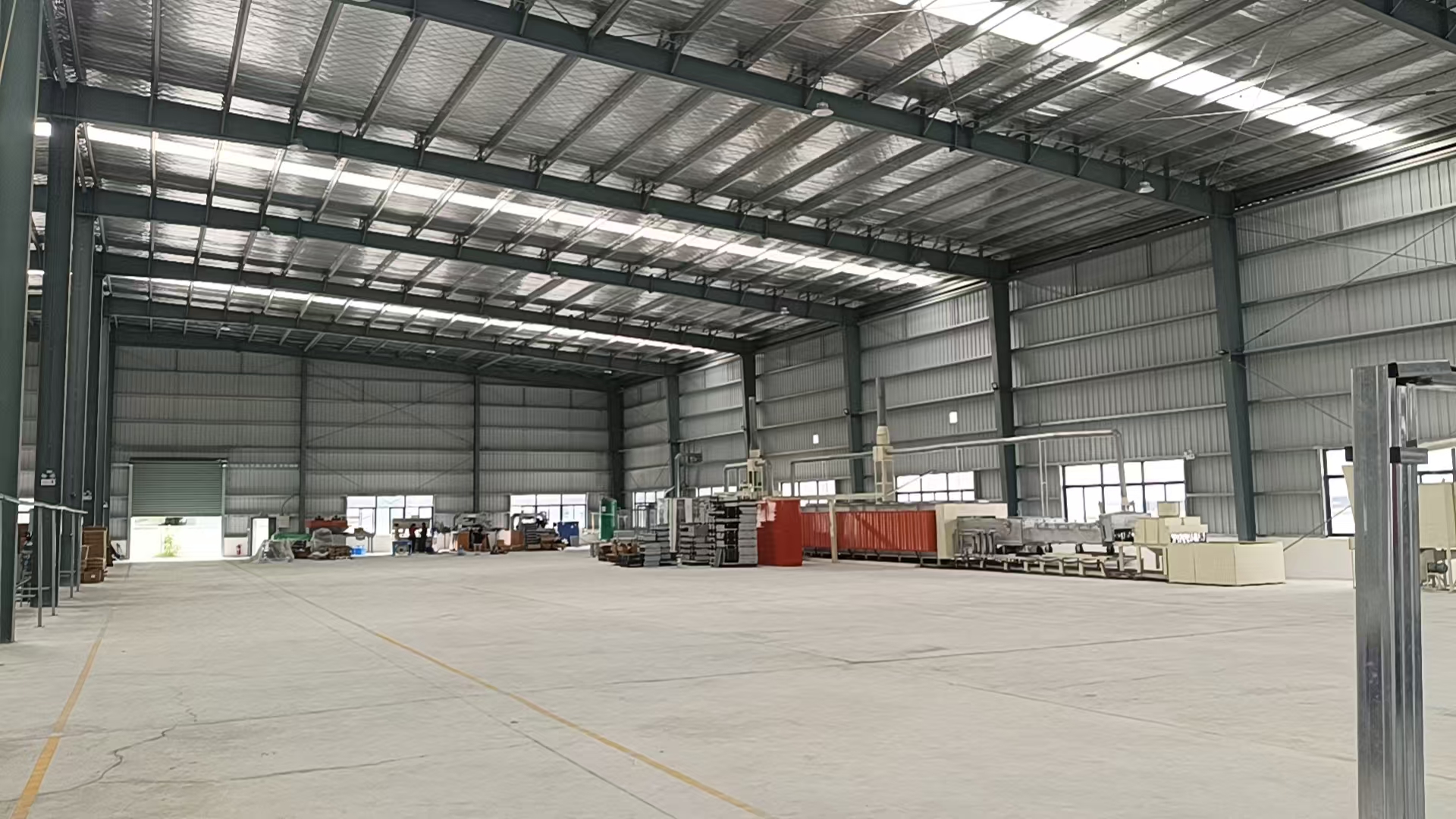 สายการผลิตและเครื่องจักรในโรงงาน HUAXIANG